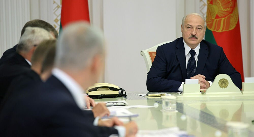 Затворска казна за белоруски новинар за навреда на претседателот