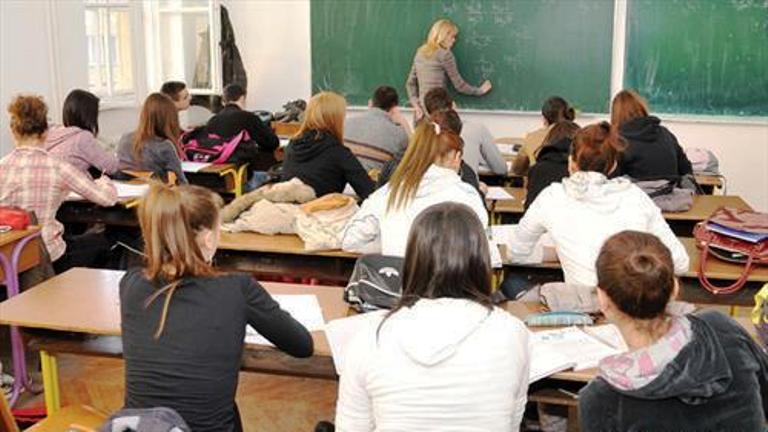 ОНЛАЈН НАСТАВА ДО 20-ТИ НАМЕСТО 14-ТИ СЕПТЕМВРИ за средношколците од Тетово и Гостивар