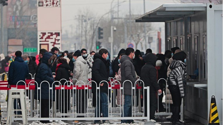 Во Пекинг ќе се тестираат два милиони луѓе поради девет нови случаи на корона
