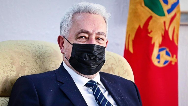 Премиерот на Црна Гора го вратил шефот на дипломатијата од посетата на Македонија
