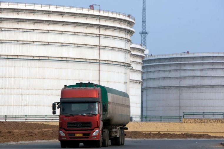 Блумберг: Иран ја намали цената на нафтата за да и конкурира на Русија на кинескиот пазар