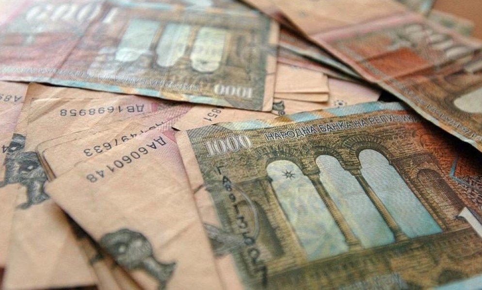 Скопјанец му ја земал личната карта на пријател, па си подигал пари од банка