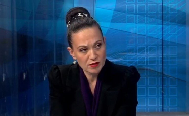 „од власта имаме менување на партизански песни и молк за клубови со ...