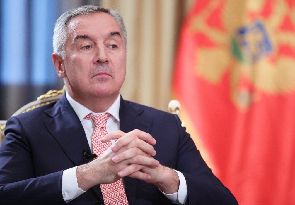 „ја мрази русија колку што ги сака руските пари“ | Vesnik.com - Проверено.